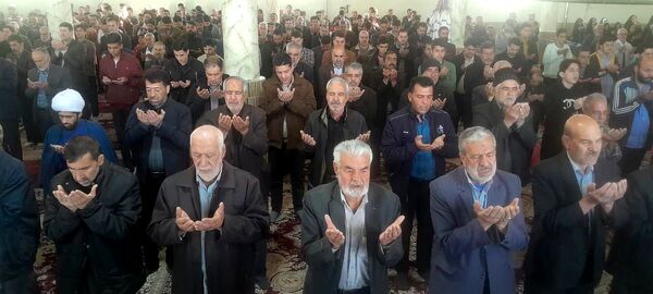 اقامه‌ نماز‌ عیدفطر در شهر وردنجان