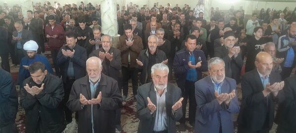 اقامه‌ نماز‌ عیدفطر در شهر وردنجان