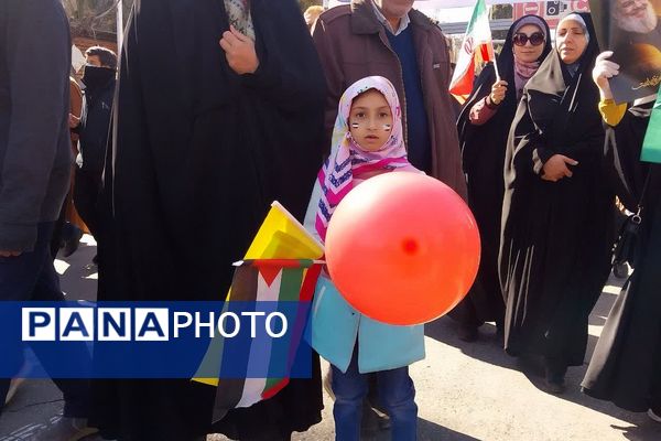 حضور پرشور مردم شیراز در راهپیمایی 22 بهمن، خون تازه در رگ‌های انقلاب 