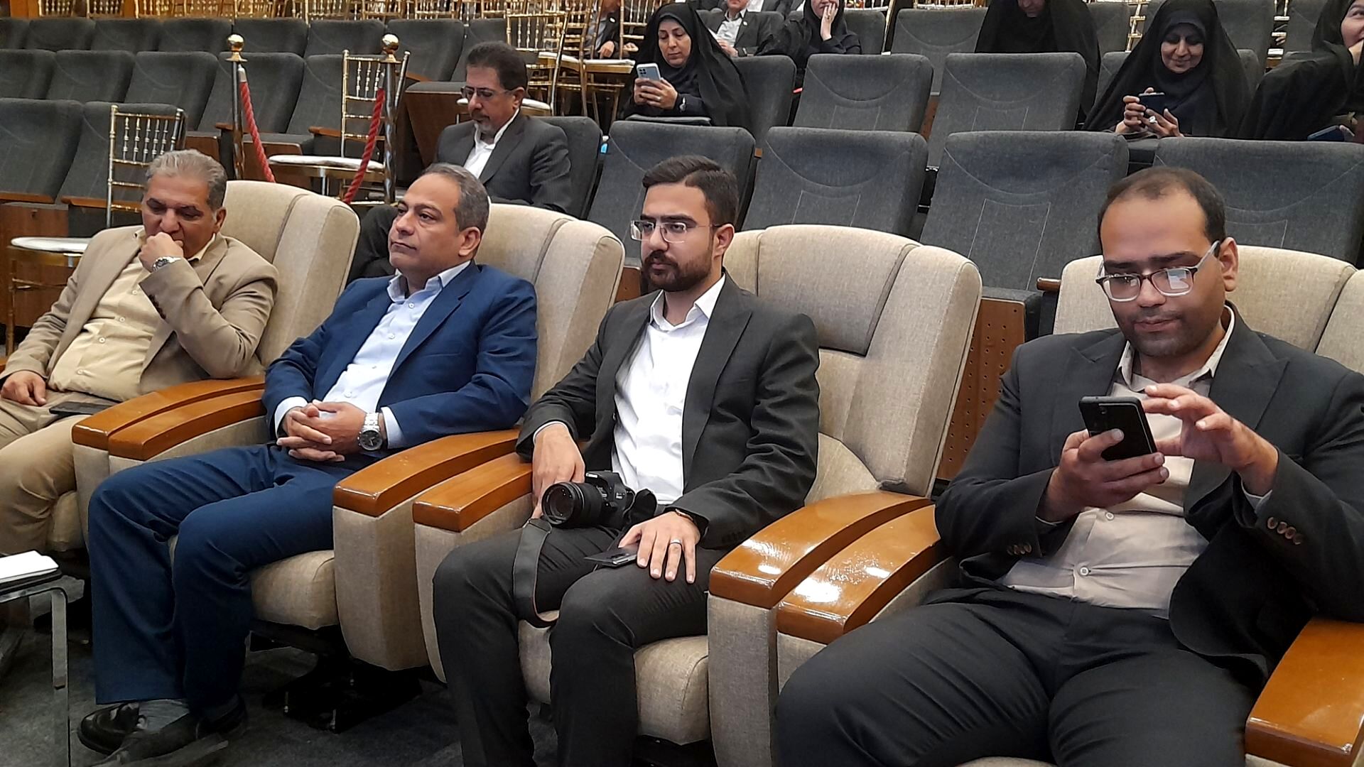  گردهمایی مدیران مدارس ناحیه ۷ در مشهد