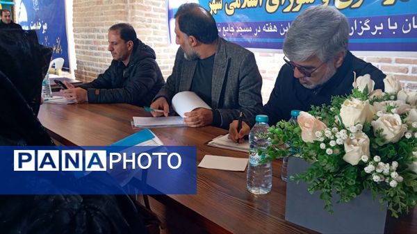  خدمت رسانی ادارات و سازمان‌های شهرستان نیشابور در میز خدمت نماز جمعه