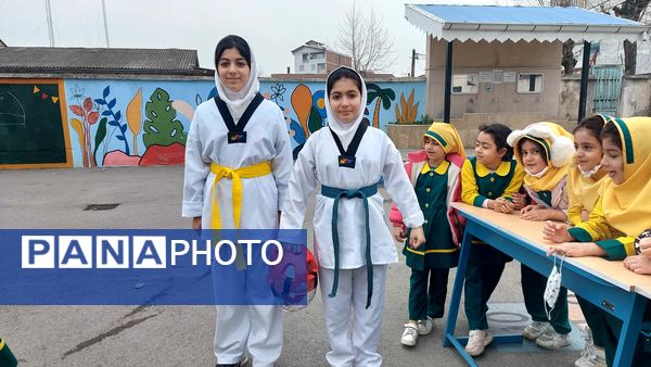 برگزاری مسابقات بومی محلی به مناسبت روز مادر