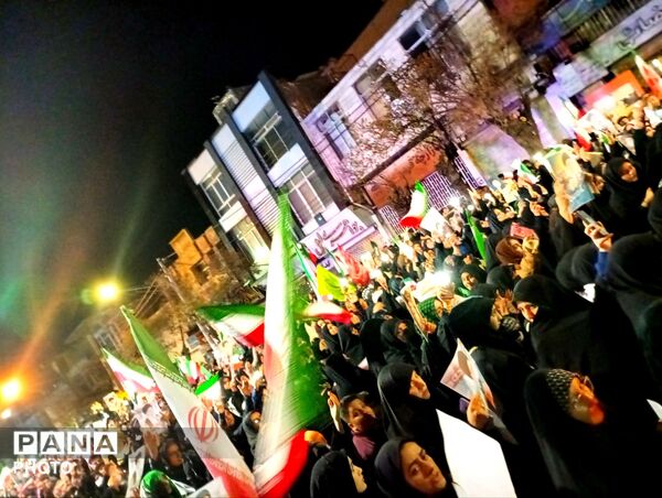 یک ایران، جلوی دشمن