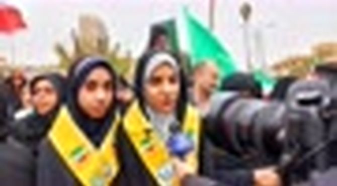 حضور حماسی دانش‌آموزان و فرهنگیان اهواز در راهپیمایی باشکوه ۲۲ بهمن اهواز