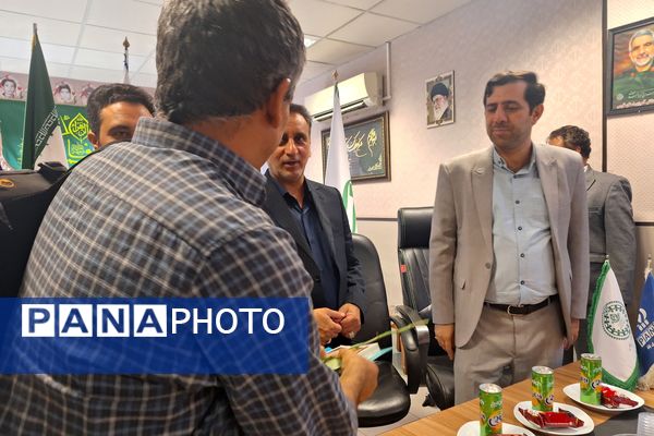 جلسه هم اندیشی و تجلیل از خبرنگاران پانا در شیراز 