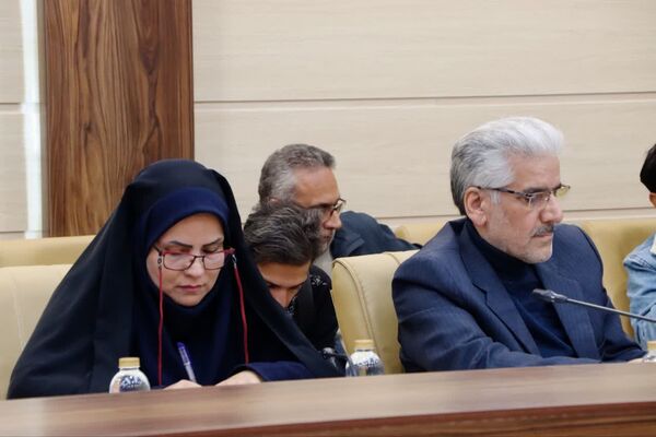 نشست خبری مدیرکل راه و شهرسازی و مدیران دستگاه‌های متولی حمل و نقل یزد