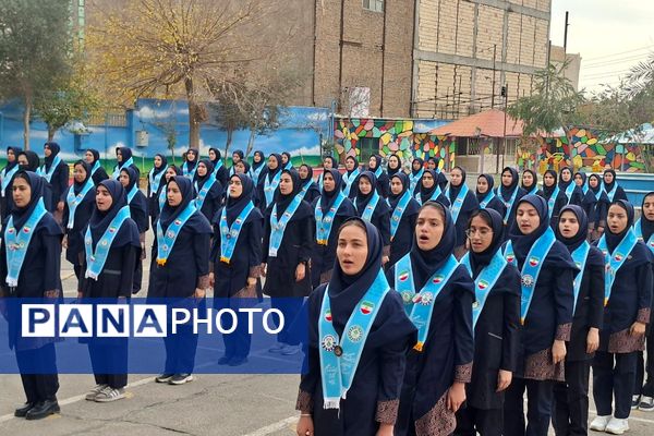 جلوه‌هایی از سرود همگانی مدرسه نمونه‌دولتی تمام ساحتی ارشاد قرچک