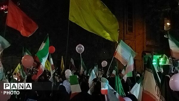 دختران نیشابوری در صف اول تجمعات-۱