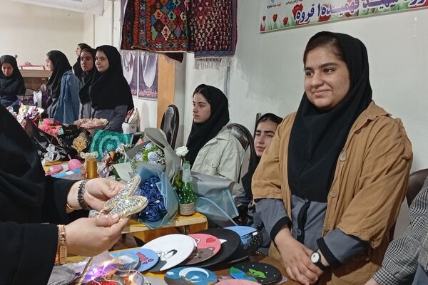 بازارچه خلاقیت؛ جشن خوداتکایی دختران خدیجه‌الکبری در قالب دست‌سازه‌ها و طعم‌ها