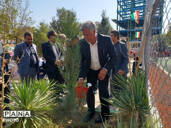 زنگ مهر، ایثار، شهادت و نماز  در هنرستان دارالفنون