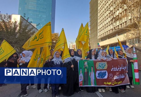 قاب‌هایی از خروش نسل بیدار