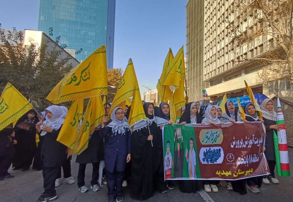 قاب‌هایی از خروش نسل بیدار