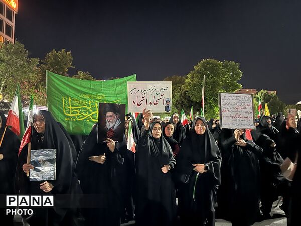 راهپیمایی و تجمع مردمی در هشتگرد ساوجبلاغ با حضور پرشور مردم 