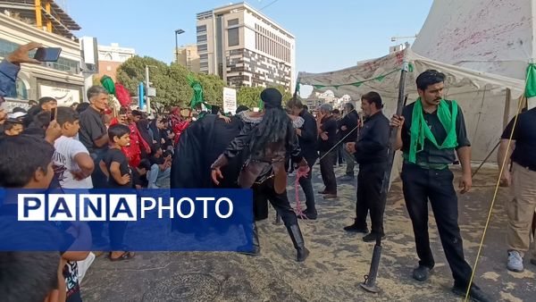 حال و هوای حرم رضوی و خیابان های اطراف آن در عاشورای حسینی