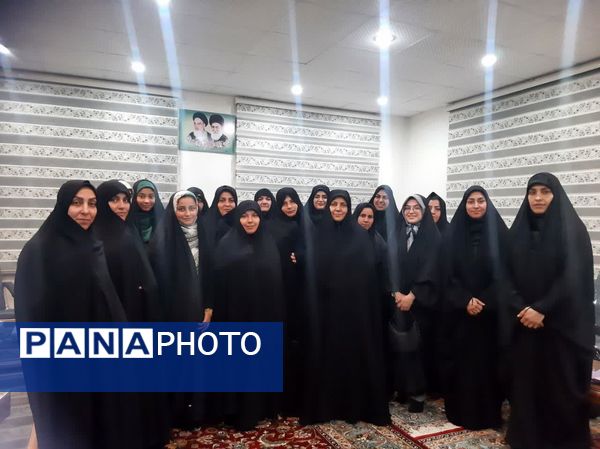 کارگاه آموزشی زنان آگاه در زیارتگاه شهید آیت الله مدرس(ره) کاشمر