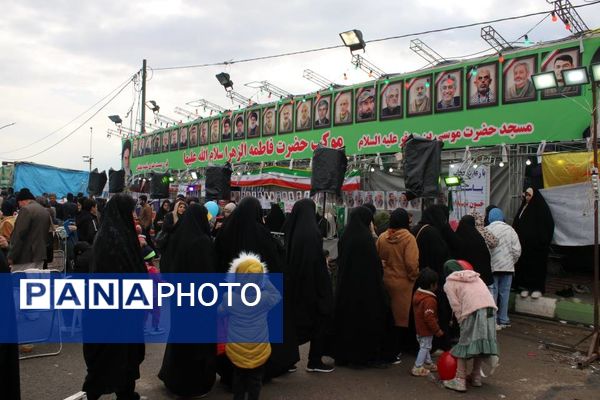 شادپیمایی خانوادگی جشن نیمه شعبان در قم