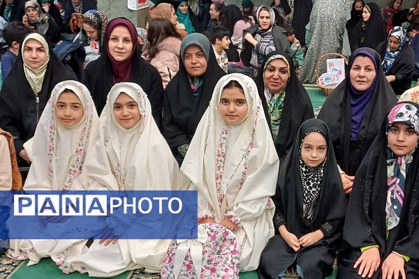 حضور دانش‌آموزان و کارکنان دبستان ستایش و صابران یک در جشن میلاد حضرت عباس (ع)
