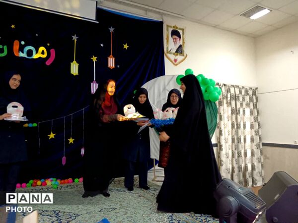جنگ شادی و محفل انس با قران دبیرستان خاص فرهنگ در حسینیه شهید قاجاریان