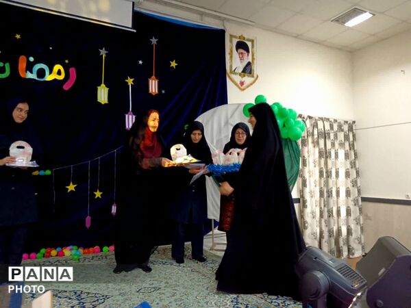 جنگ شادی و محفل انس با قران دبیرستان خاص فرهنگ در حسینیه شهید قاجاریان