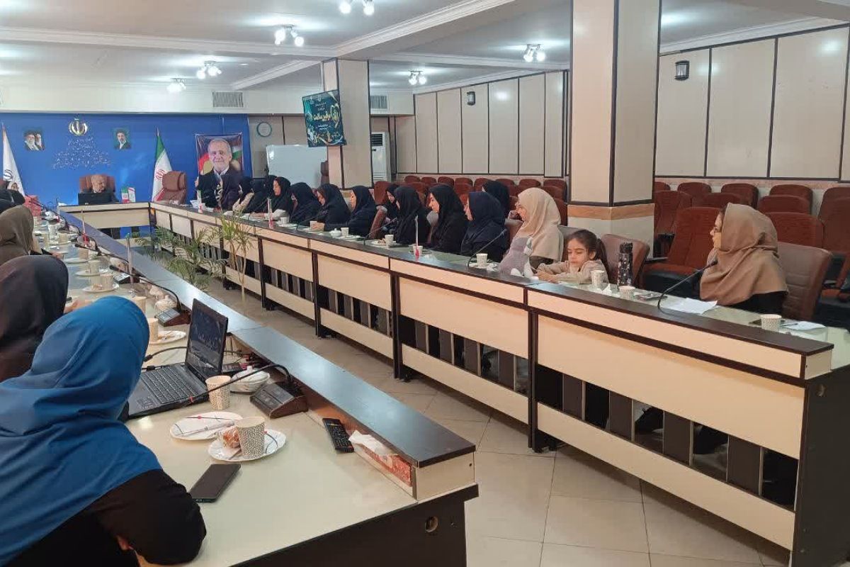 تقدیر از مراقبین سلامت در اداره آموزش و پرورش 