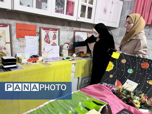 نمایشگاه کاردستی، کتاب‌های درسی و بازی و مهارت در دبستان هدی یک