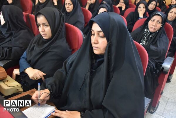 پایان دوره آموزشی آشنایی با وظایف سازمانی نیروهای سرایدار و خدمتگزار تبادکان