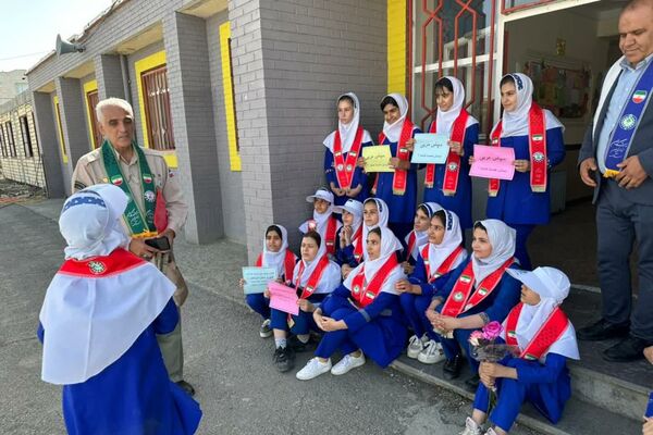 بازدید رئیس سازمان دانش‌آموزی کردستان و ارزیابان کشوری از روند فعالیت پیشتازان