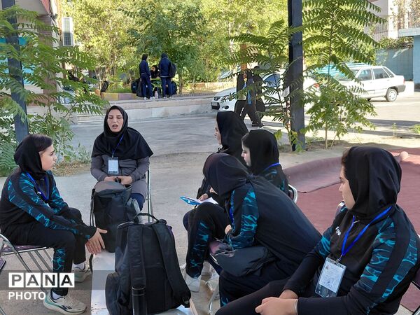 پذیرش و هماهنگی تیم های دانش اموزان دختر از مناطق روستایی و عشایری سراسر کشور