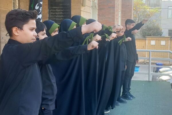 گرامیداشت ایام شهادت حضرت فاطمه‌ زهرا(س) در دبیرستان سوده‌حمدانی قرچک