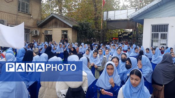 ما وارثان 13 آبانیم