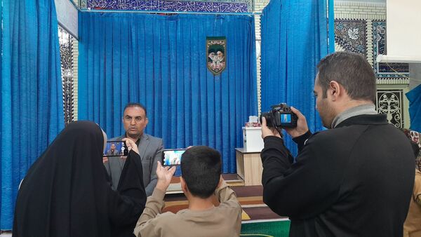نماز جمعه شهر بن با حضور خانواده بزرگ آموزش و پرورش 