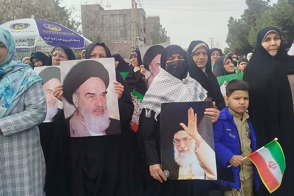 حضور گسترده مردم شهرستان شهید پرور شهرستان شهریار در راهپیمایی ۲۲ بهمن