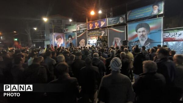 شهرستان کوهدشت هر شب خیابان هایش از مردم غیورش پر می شود
