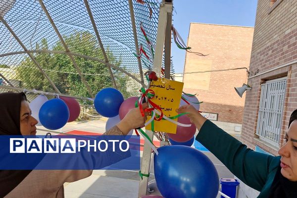 همزمان با سراسر کشور،دانش آمپزان  مدارس ملارد با شور و شوق به سوی مدارس شتافتند 