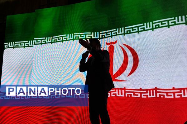 جشن روز پدر در سالن گلعباسی ورامین ؛ حضوریک هزار نفر از  پدران دانش آموزان گل‌های نمونه