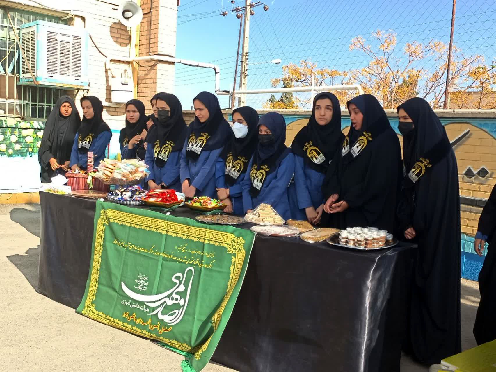 آماده‌سازی دبیرستان هاجر بیرجند برای استقبال از شهید گمنام 