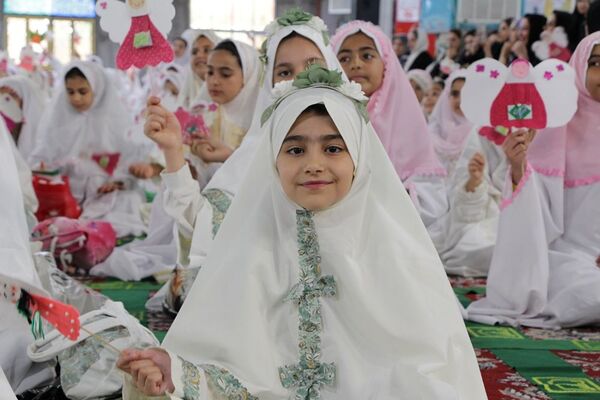 جشن تکلیف ۱۰۰۰ دانش‌آموز دختر در بهارستان ۲