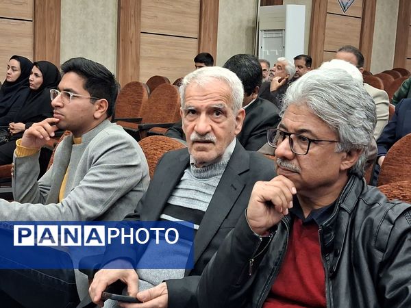 نشست کنشگران فرهنگی ،اجتماعی و سیاسی شهرستان کاشمر کاشمر