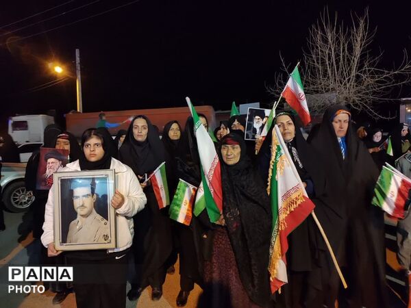 حضور گسترده فرهنگیان و دانش‌آموزان پیشتاز بیرانوند در چهل و سومین اجتماعات شبانه مردم