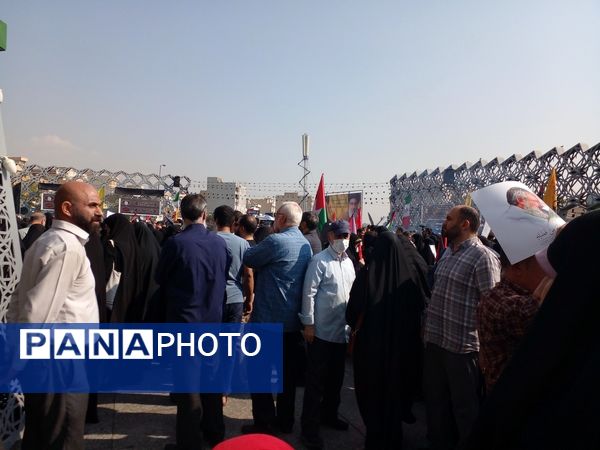 تشیع پیکر مطهر شهید عباس نیلفروشان با حضور پر شور مردم