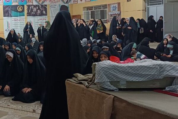 برپایی اولین نماز جماعت در اردوی راهیان نور دانش‌آموزان دختر شهرری