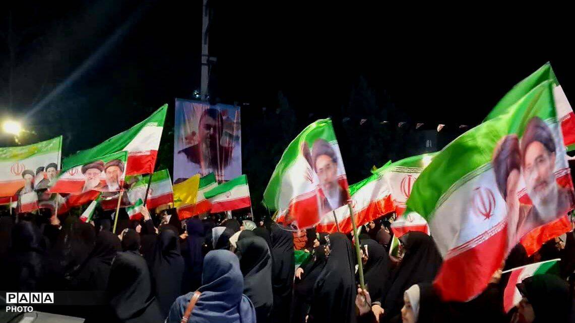 خیابان، تنگه احد جمهوری اسلامی ایران است