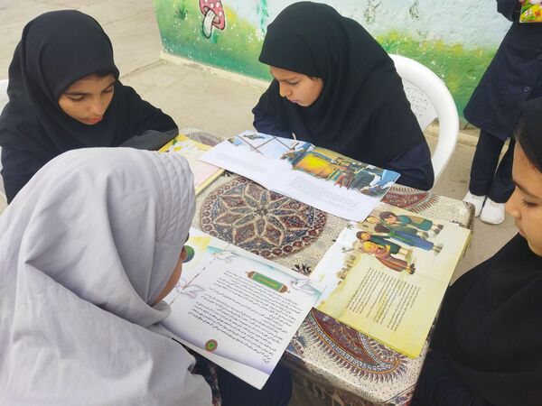 زنگ کتاب و کتابخوانی در مدرسه شهید نجفی فدافن به صدا درآمد