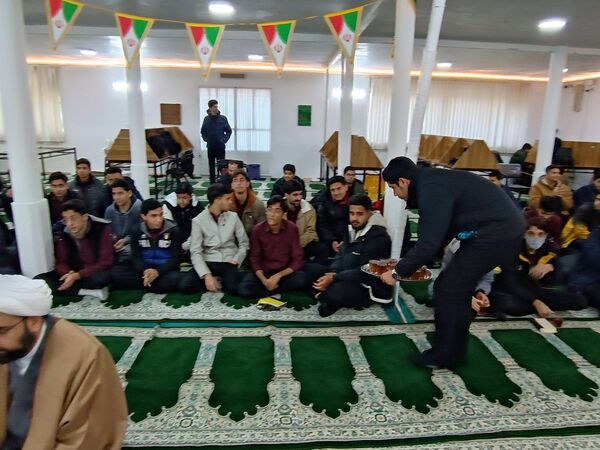 جشن ولادت باسعادت حضرت مهدی (ع) در دبیرستان نمونه آیت‌الله خامنه‌ای