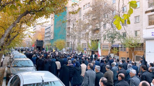 شکوه حضور فرهنگیان مناطق تهران در تشییع شهید گمنام