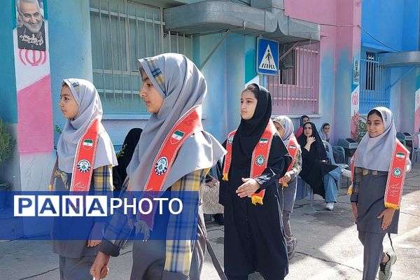 آغاز فصل نو آموزش با حضور شکوفه‌های کلای اولی در کهریزک 