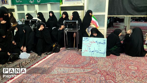 خدای خامنه‌ای زنده و ملت ما همیشه پاینده است