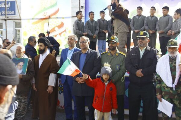 فیروزکوه یکپارچه عشق؛ راهپیمایی ۲۲ بهمن باشکوهترین جلوه وحدت شد