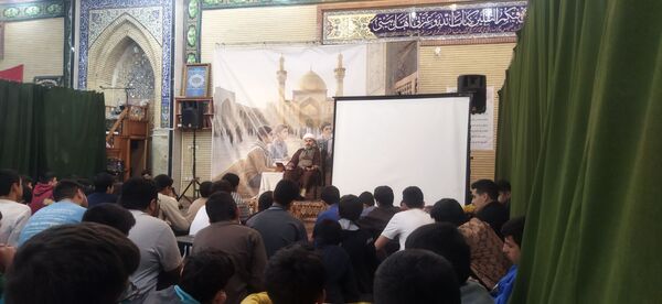 اعتکاف دانش‌آموزی در مرند با حضور حجت‌الاسلام بختیار بایرام اُف