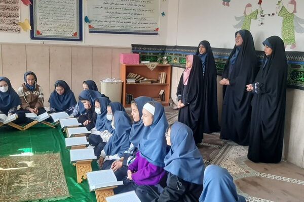 محفل انس با قرآن کریم در مدرسه نرگس و فرهیختگان2 پردیس